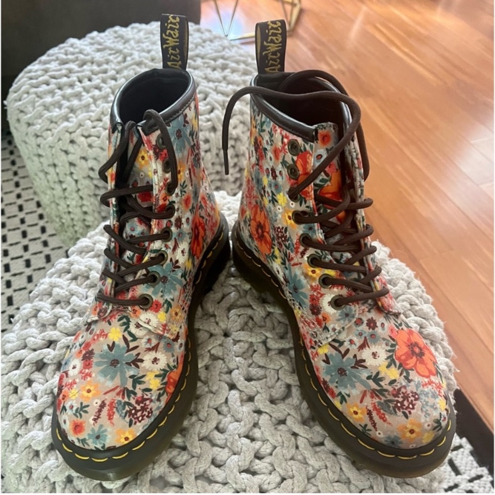 Authentic Rare Dr. Martens 1460 Floral Lace Up Boots Shoes Size US 6 Women 🥾 - Picture 3 of 7